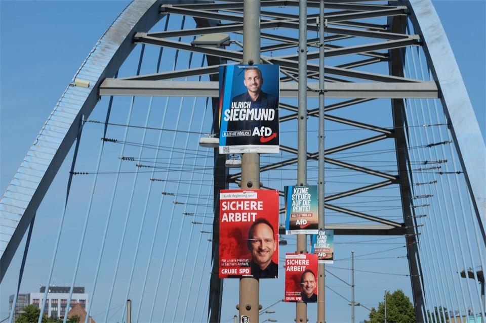 Die Internet-Plattform „FragDenStaat“ stellte den Real-O-Mat laut eigenen Angaben erstmals zur Bundestagswahl 2025 zur Verfügung. (Symbolbild)Peter Gercke/dpa