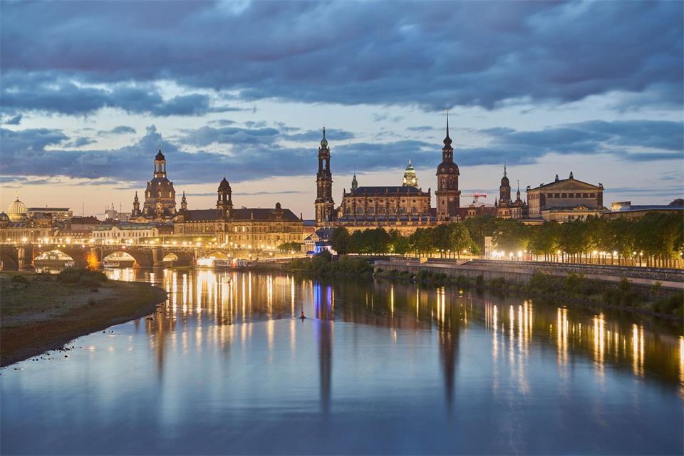 Die Internetseite der Stadt Dresden ist vorerst nicht erreichbar. (Archivbild)Robert Michael/dpa