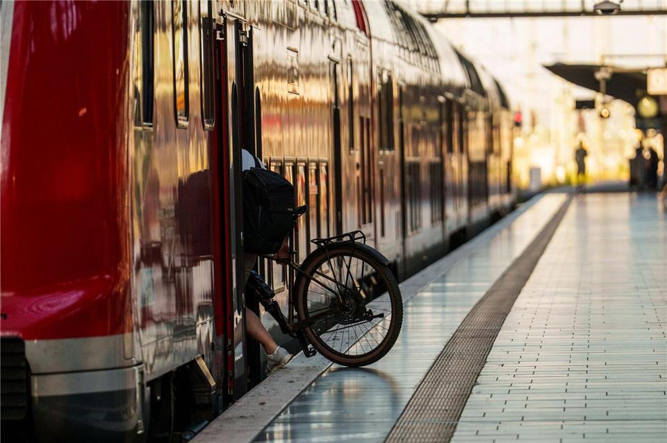 Die Internetseite des Verkehrsunternehmens Nah SH ist derzeit nicht erreichbar. (Symbolfoto)Andreas Arnold/dpa