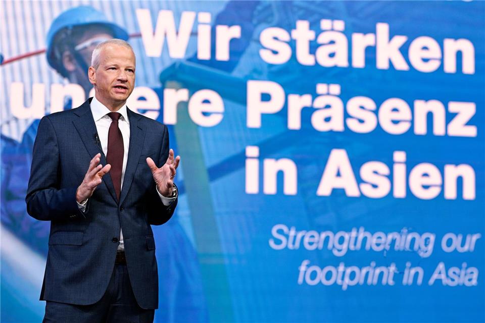 Die Investitionen in China gehen laut Vorstandschef Kamieth nicht zulasten der heimischen Standorte. (Archivbild)Uwe Anspach/dpa