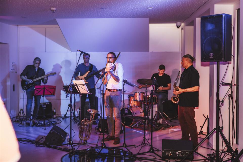 Die Jazzfactory ist die Lehrer-Jazzband der Musikschule.