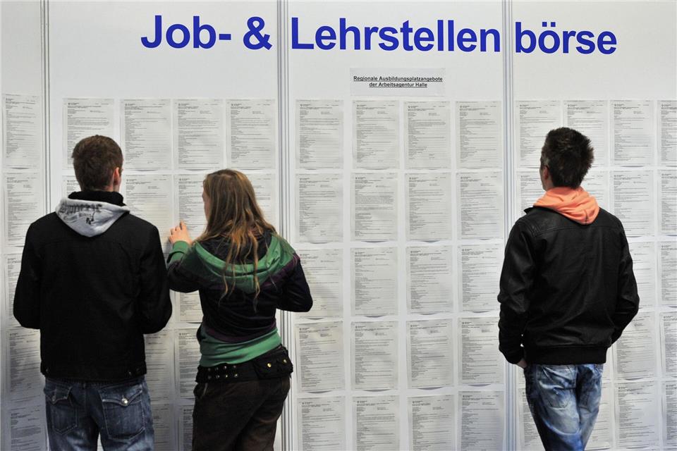 Die Jugendarbeitslosigkeit in Sachsen hat den höchsten Stand seit Jahren erreicht - im Oktober waren rund 15.200 Menschen im Alter von 15 bis unter 25 Jahren betroffen (Symbolbild).  picture alliance / dpa