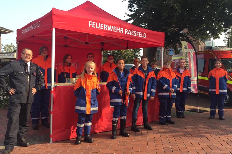 Die Jugendfeuerwehr präsentierte sich bei der Einkaufsaktion „Heimat-Shoppen.