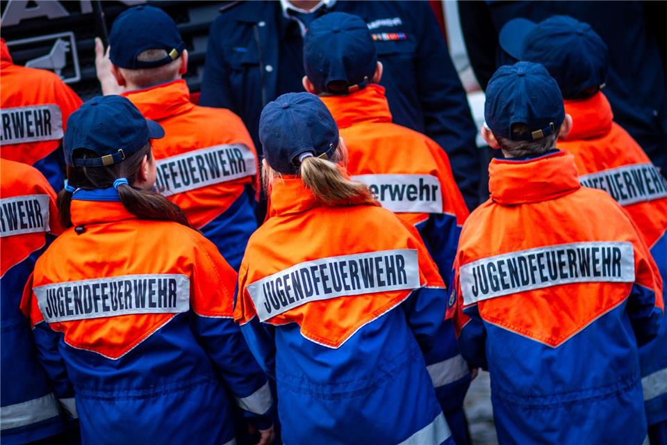Die Jugendfeuerwehren treffen sich am Wochenende in Andernach. (Symbolbild)Jens Büttner/dpa