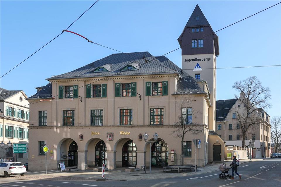 Die Jugendherberge „Alte Feuerwache“ in Plauen ist eine von 23 Jugendherbergen in Sachsen. Im September soll ein weiteres Haus am Markkleeberger See eröffnet werden. (Archivbild)Jan Woitas/dpa