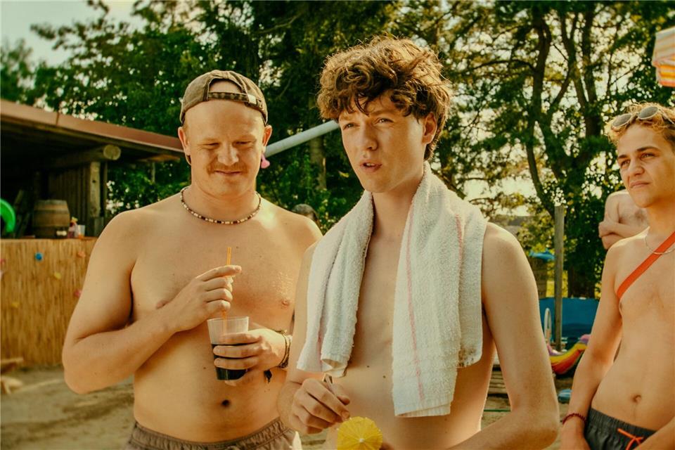 Die Jungs müssen sich erklären, als BlaBlas Eltern früher nach Hause kommen als erwartet.Marko Massinger/ZDF/dpa