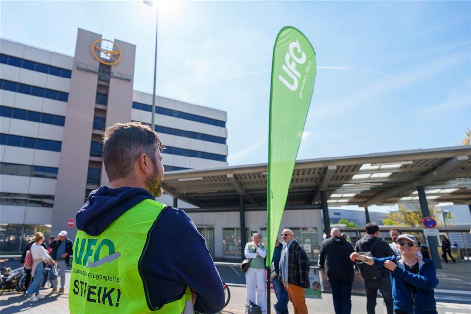 Die Kabinenwerkschaft Ufo ist in den Streik getreten.Andreas Arnold/dpa