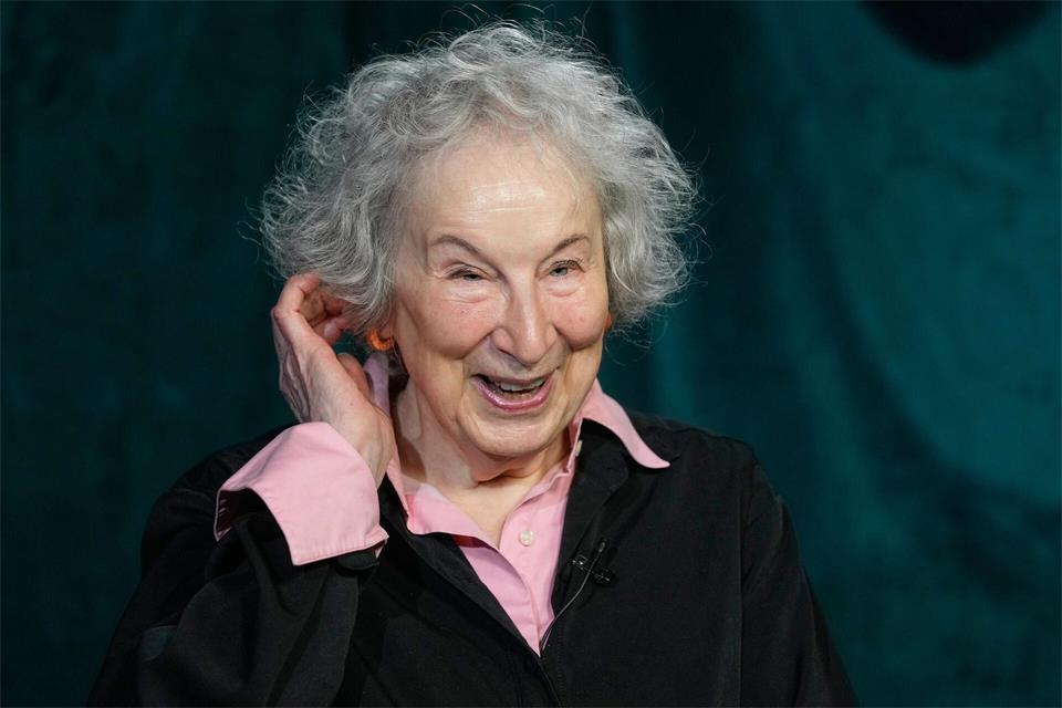 Die Kanadierin Margaret Atwood gilt schon seit Jahren als aussichtsreiche Anwärterin auf den Literaturnobelpreis. (Archivbild)Richard Drew/AP/dpa