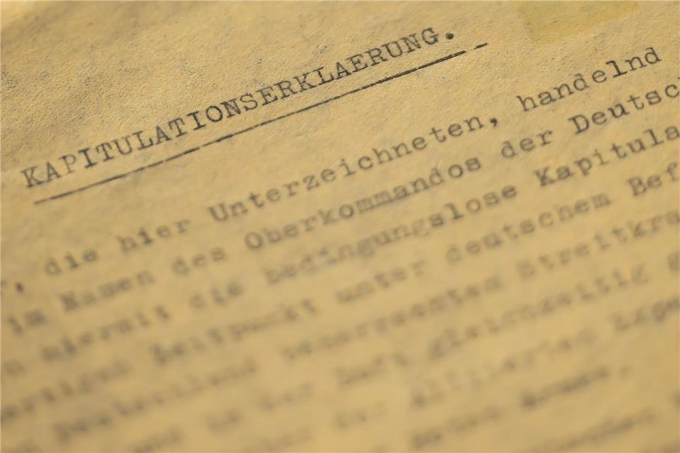 Die Kapitulationserklärung Deutschlands im Zweiten Weltkrieg. (Archivbild)Sebastian Christoph Gollnow/dpa