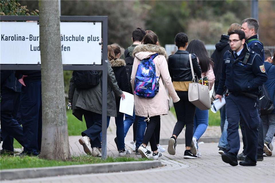 Die Karolina-Burger-Realschule plus in Ludwigshafen gilt als Brennpunktschule. (Archivbild)Uwe Anspach/dpa