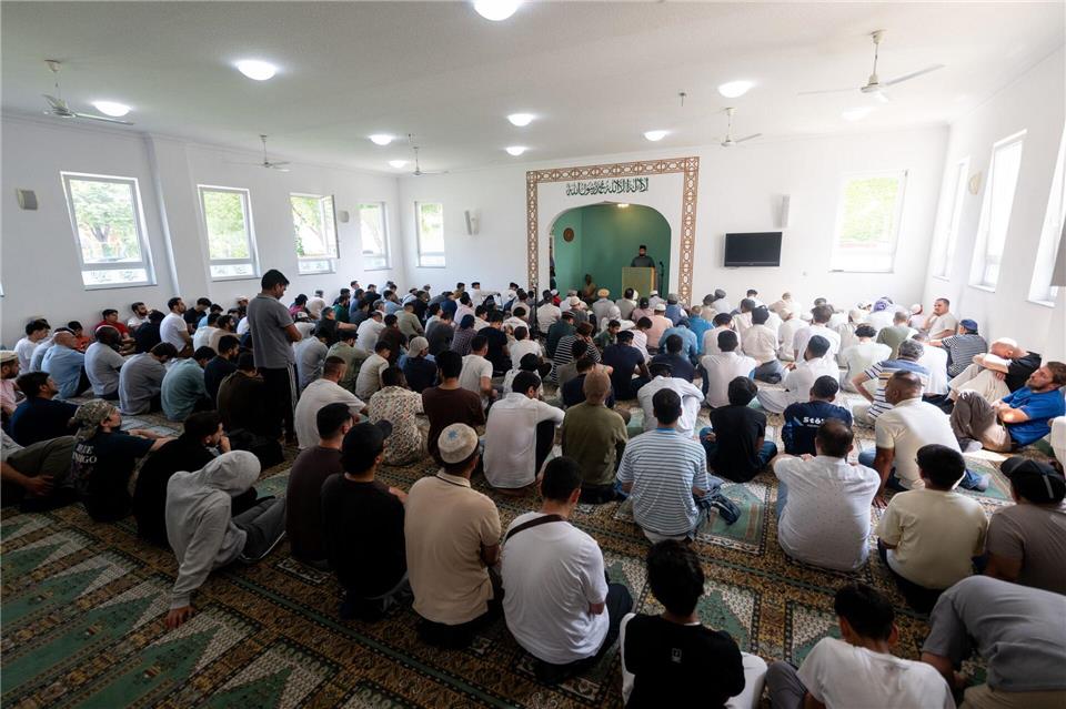 Die Khadija Moschee in Berlin-Heinersdorf bietet Platz für mehrere hundert Gläubige. Sebastian Christoph Gollnow/dpa