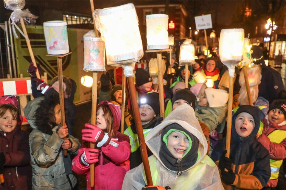 Die Kinder können beim Nikolauszug am 4. Dezember wieder alle von ihrer jeweiligen Schule starten.