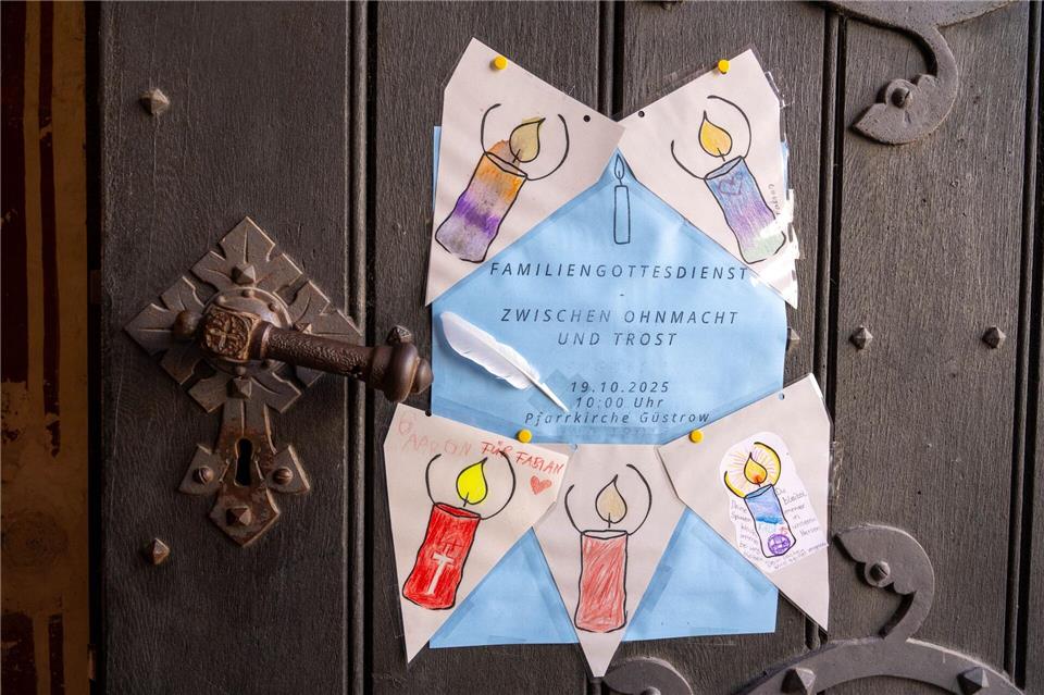 Kein Verdächtiger im Fall Fabian: Druck auf Ermittler wächst Die Kirche hatte für Sonntag zu einem Familiengottesdienst im Gedenken an den getöteten Fabian eingeladen.Stefan Sauer/dpa