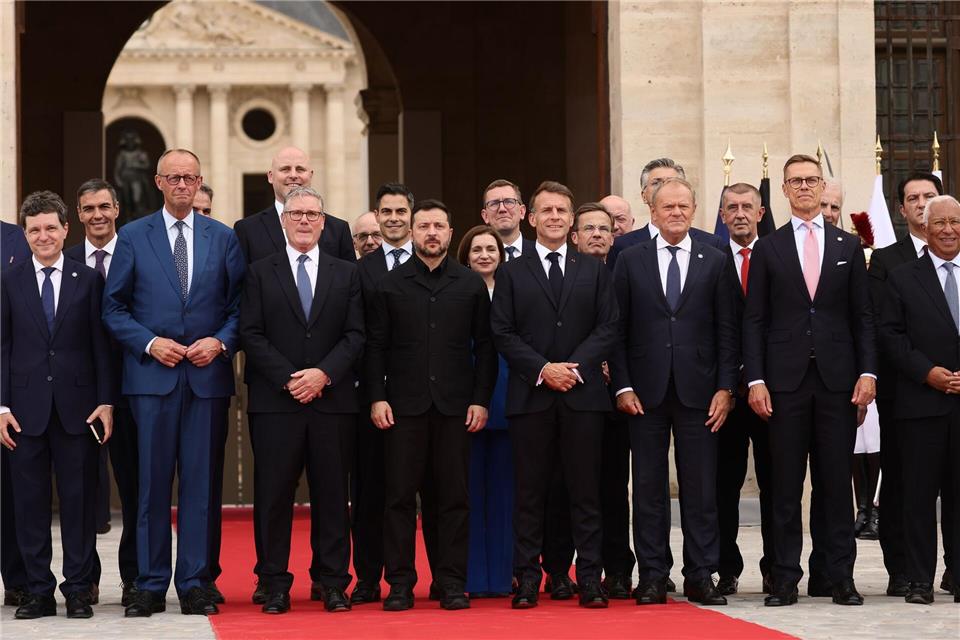 Die Koalition der Willigen hat in Paris über die weitere Unterstützung der Ukraine beraten.Teresa Suares/Pool EPA/AP/dpa