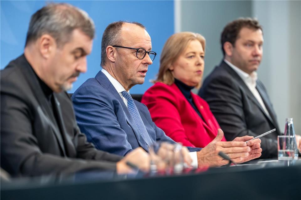 Die Koalition macht einen Schritt zurück bei den Entlastungen und einen nach vorne bei den Reformen. (Archivbild)Michael Kappeler/dpa