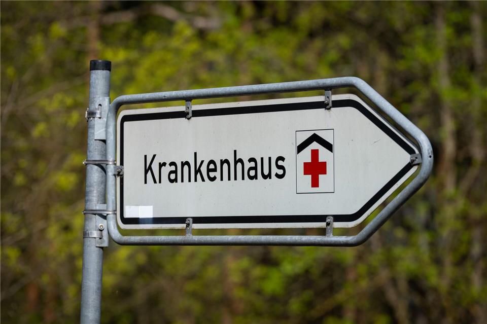 Die Koalitionsfraktionen von SPD und BSW dringen wegen der geplanten Schließung des Krankenhauses auf die Schaffung einer schnellen Poliklinik in Wittstock (Symbolbild).Soeren Stache/dpa