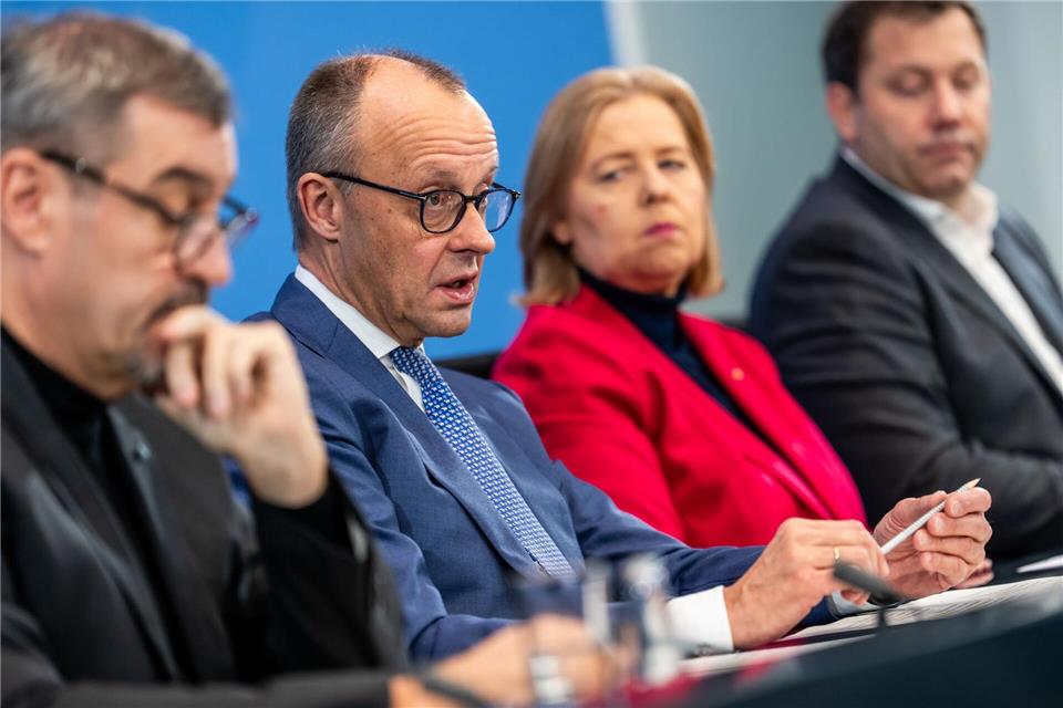 Die Koalitionsspitzen präsentieren nach nächtlichen Beratungen Ergebnisse. Michael Kappeler/dpa