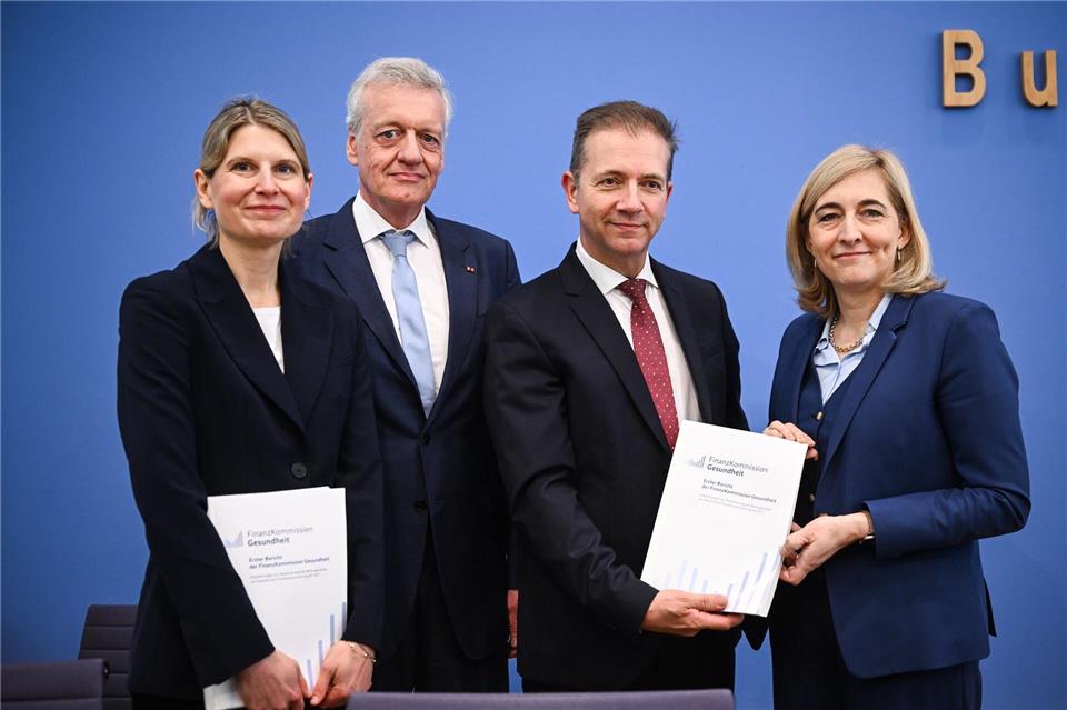 Die Kommission des Gesundheitsministeriums empfiehlt eine gestaffelte Steuer je nach Zuckergehalt. (Archivbild)Britta Pedersen/dpa