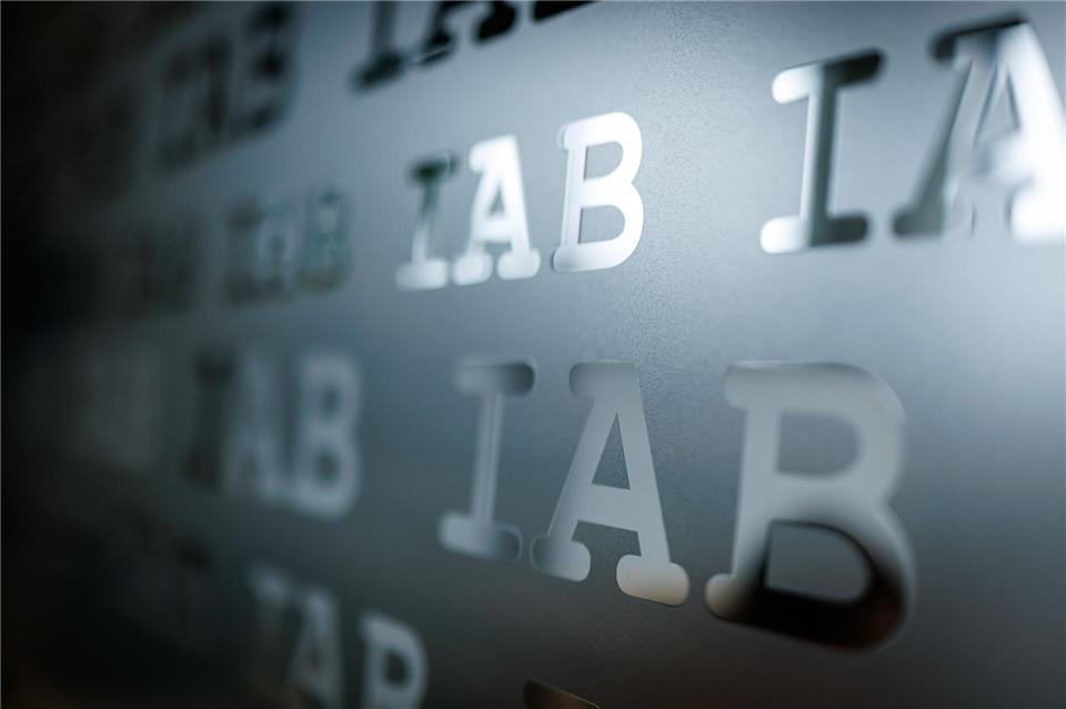 Die Konjunktur in Deutschland kommt einer Prognose des IAB zufolge nur schwer voran. (Symbolbild)Daniel Karmann/dpa