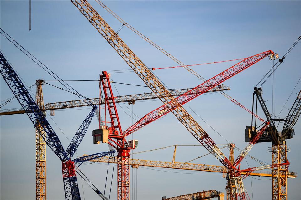 Die Konjunktur in Sachsen entwickelte sich im Jahr 2025 durchwachsen. (Symbolbild)Robert Michael/dpa
