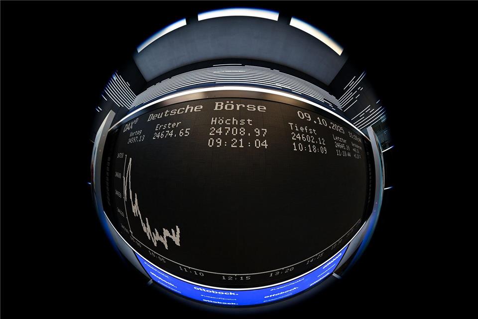 Die Konzerne in Dax und MDax zahlen erneut Milliarden an ihre Anteilseigner - die Summe ist aber voraussichtlich kleiner als ein Jahr zuvor. (Symbolbild)Arne Dedert/dpa