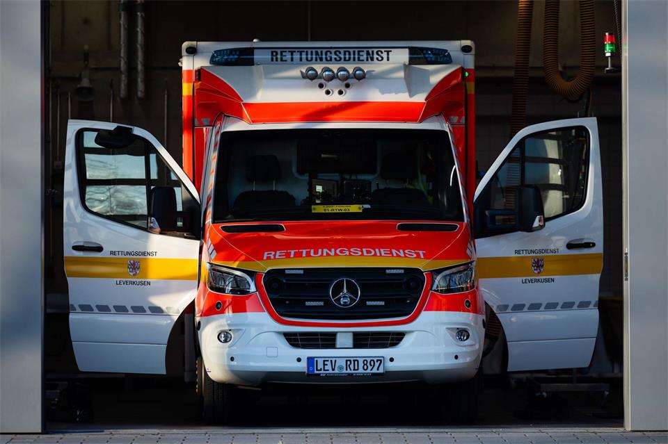Die Kosten für Rettungsdienste sind in den vergangenen Jahren stark gestiegen. (Symbolbild)Rolf Vennenbernd/dpa
