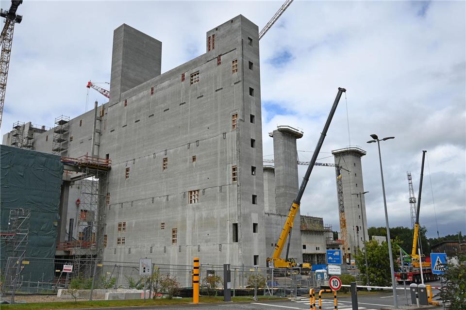 Die Kosten für den Bau der Anlage müssen erneut nach oben korrigiert werden. (Archivbild)David Hammersen/dpa