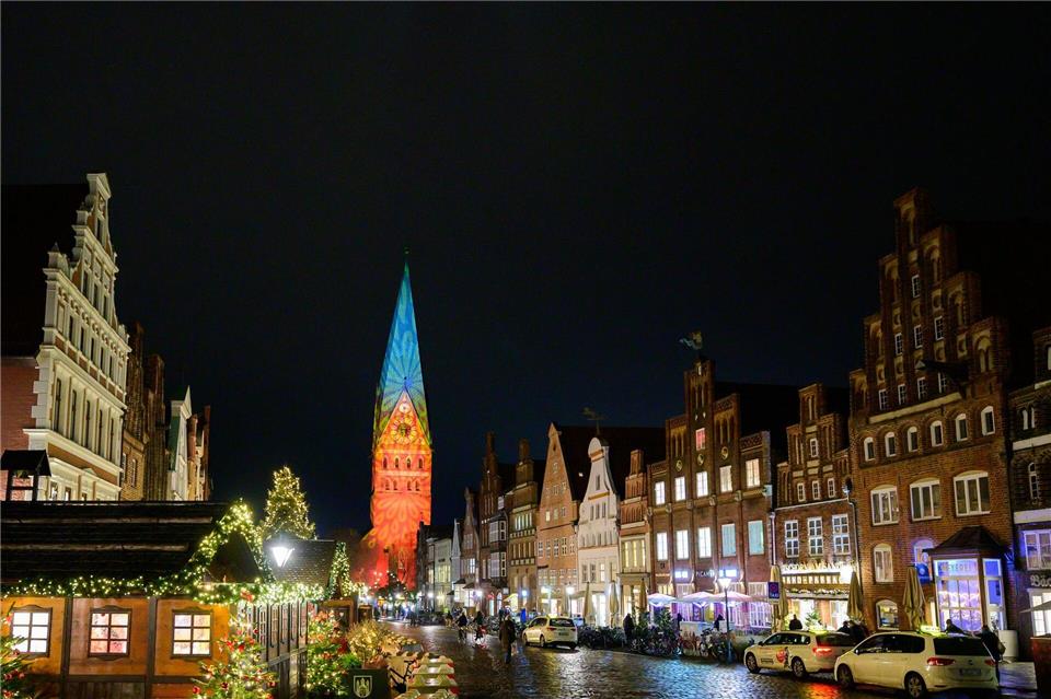 Die Kosten für die Montage in Lüneburg liegen im fünfstelligen Bereich. Philipp Schulze/dpa