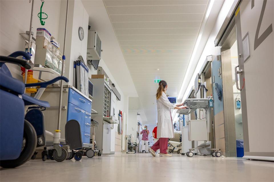 Die Krankenhauslandschaft wird neu aufgestellt. (Symbolbild)Harald Tittel/dpa