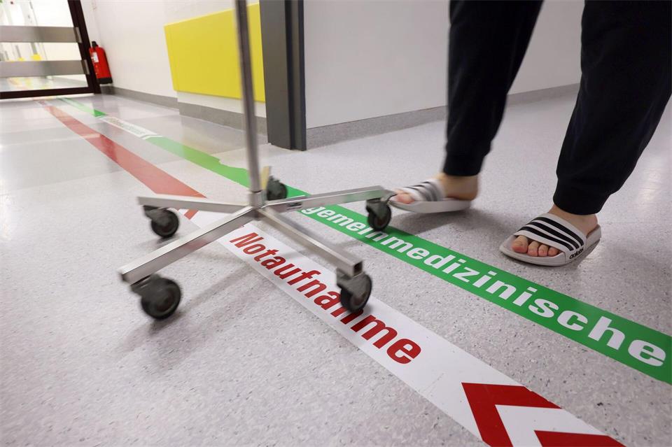 Die Krankenhausreform in Bayern nimmt Züge an. (Symbolbild)Karl-Josef Hildenbrand/dpa