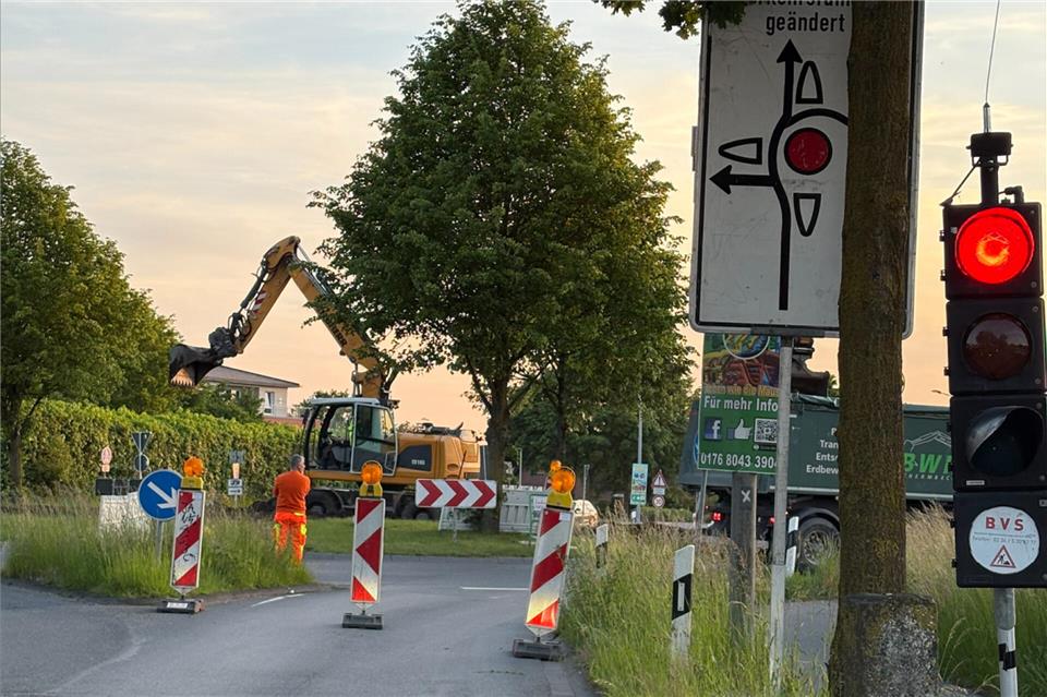 Die Kreisverkehre an der Dorstener Straße und an der Heidener Straße sind umgebaut worden, um Schwertransporten die Durchfahrt zu ermöglichen.