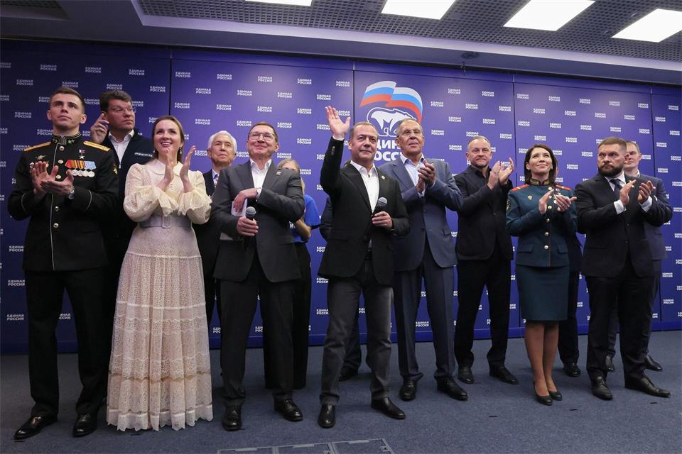 Die Kremlpartei Geeintes Russland ist die maßgebliche politische Kraft hinter dem Krieg gegen die Ukraine.Ekaterina Shtukina/Pool Sputnik Kremlin/AP/dpa