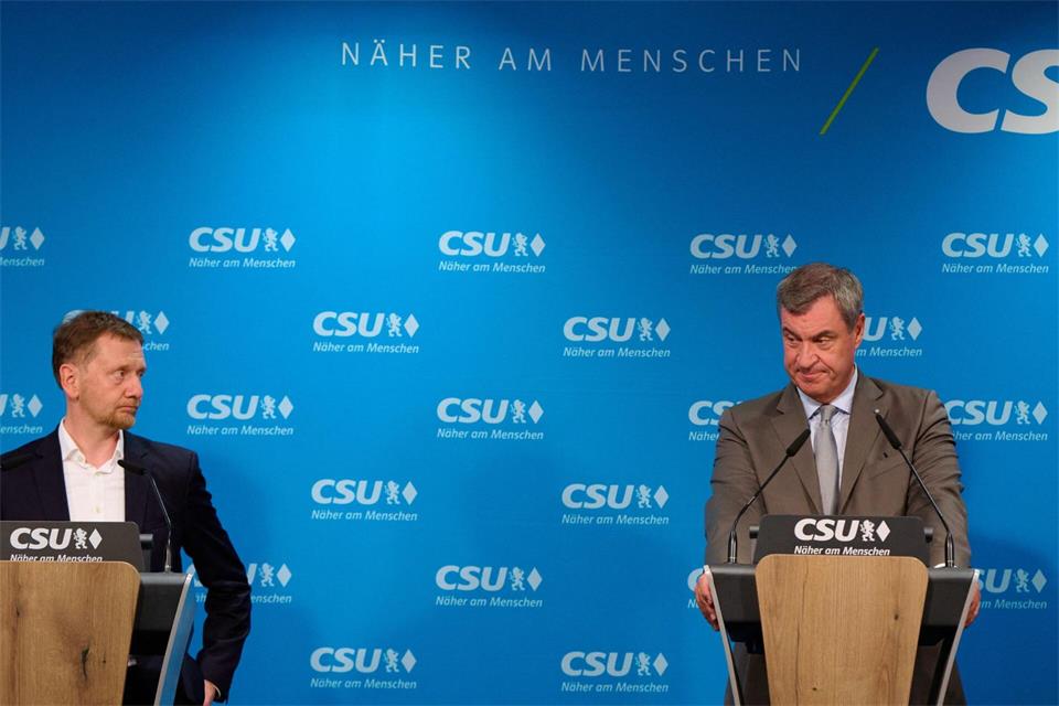 Die Krise der Bundesregierung ist auch bei der Klausur des CSU-Vorstands in München ein wichtiges Thema. Parteichef Söder hat klare Erwartungen an die Koalitionäre in Berlin. Sven Hoppe/dpa
