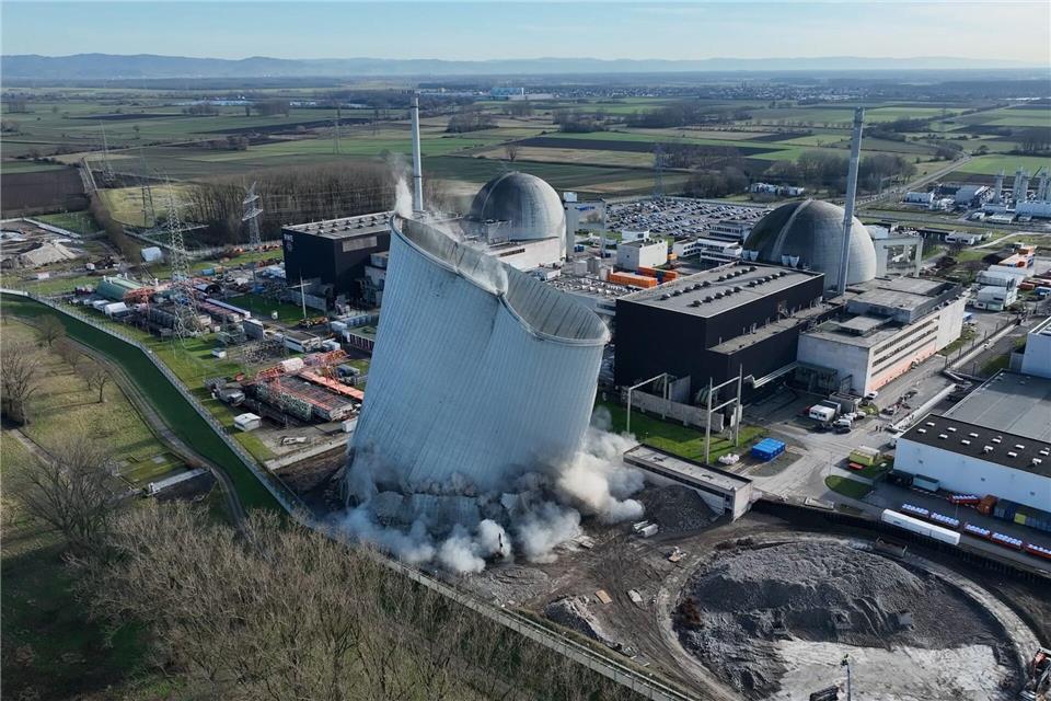 Die Kühltürme in Biblis sind weg. Der letzte Turm ist bei den Abrissarbeiten kollabiert.-/RWE/dpa