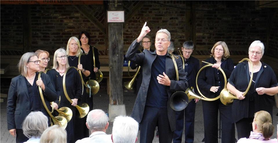 Die Künstler selber lobten die positive Stimmung und das tolle Ambiente.