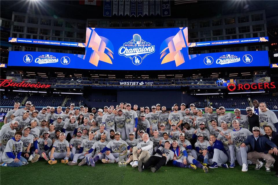 Die LA Dodgers jubeln über den World-Series-Sieg.Brynn Anderson/AP/dpa