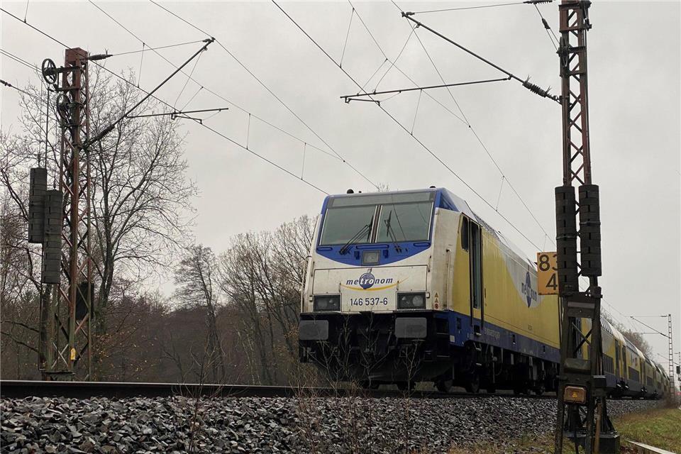Die LNVG äußert scharfe Kritik an der Deutschen Bahn. (Symbolbild)Marcus Golejewski/TNN/dpa