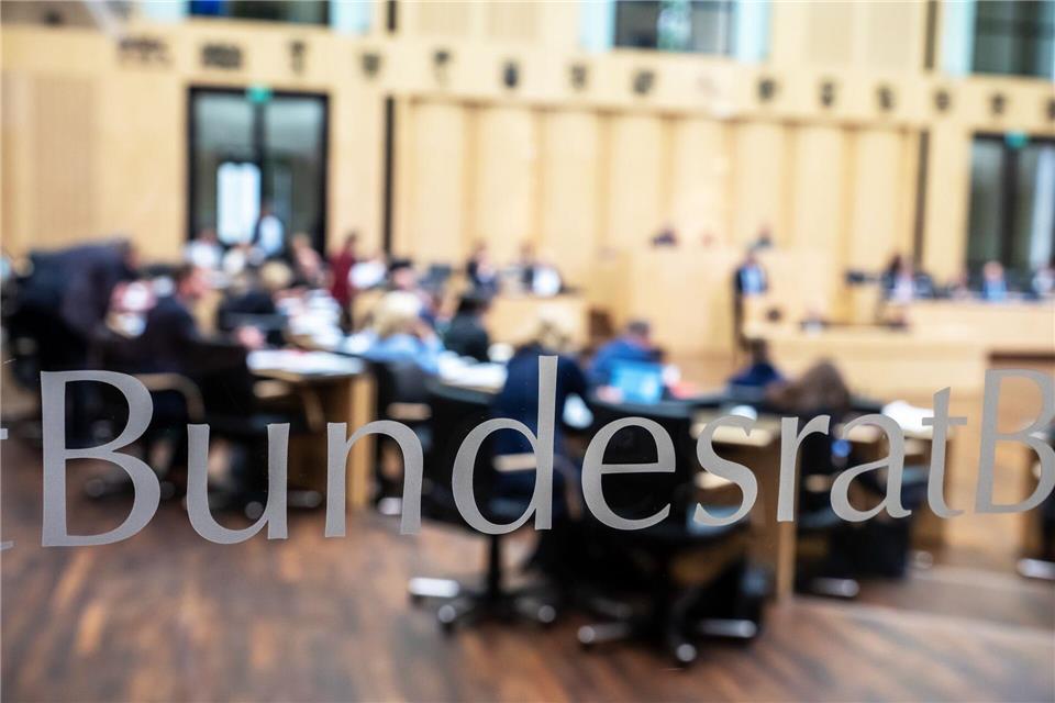 Die Länder fordern in mehreren Initiativen neue Regeln etwa zum Jugendschutz.Michael Kappeler/dpa
