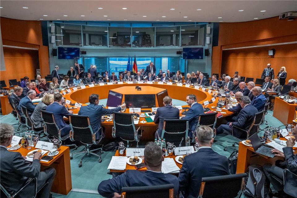 Die Länderregierungschefs und der Kanzler kommen im ersten Quartal zu einer Sondersitzung zum Thema kommunale Finanzen und Konnexität zusammen. (Archivbild)Michael Kappeler/dpa