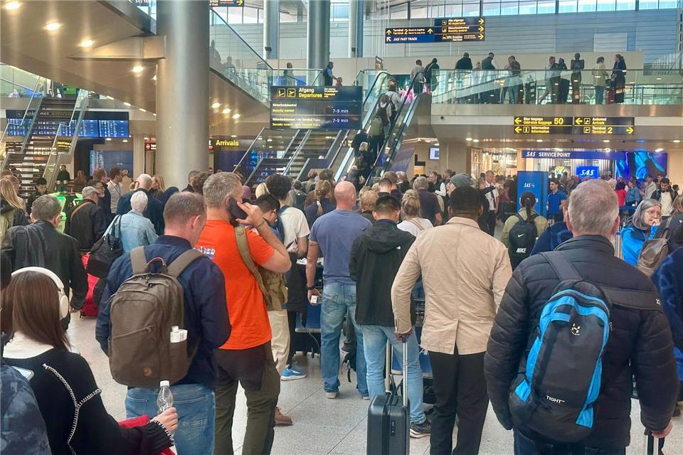 Die Lage am Flughafen Kopenhagen am Vormittag.Steffen Trumpf/dpa