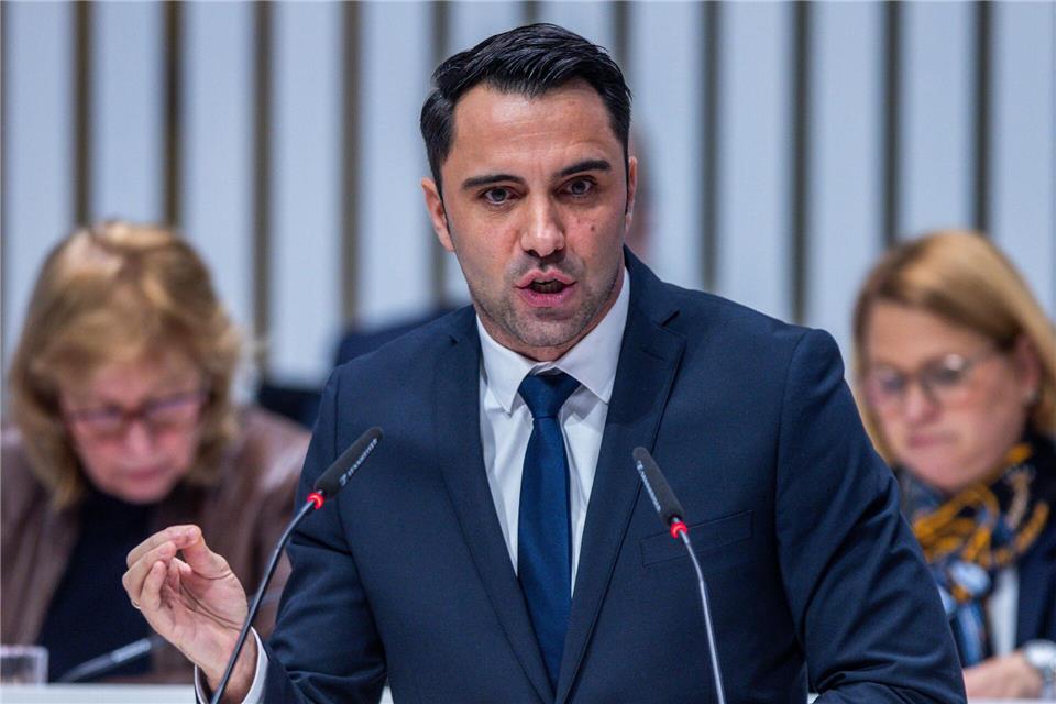 Die Lage der Wirtschaft in Mecklenburg-Vorpommern wurde im Landtag kontrovers debattiert. (Archivbild) Jens Büttner/dpa