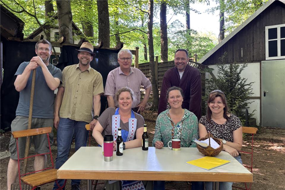 Die Laienspielschar der Kolpingsfamilie Heiden steht am 13. und 14. Juni mit dem plattdeutschen Theaterstück „Rendevous in´n Kohstall“ auf der Bühne.