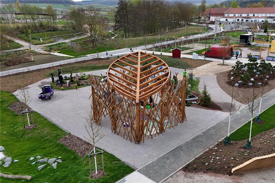 Die Landesgartenschau steht unter dem Motto „Aussöhnung zwischen Stadt und Landschaft“ - und dauert bis zum 11. Oktober. (Archivbild)Martin Schutt/dpa