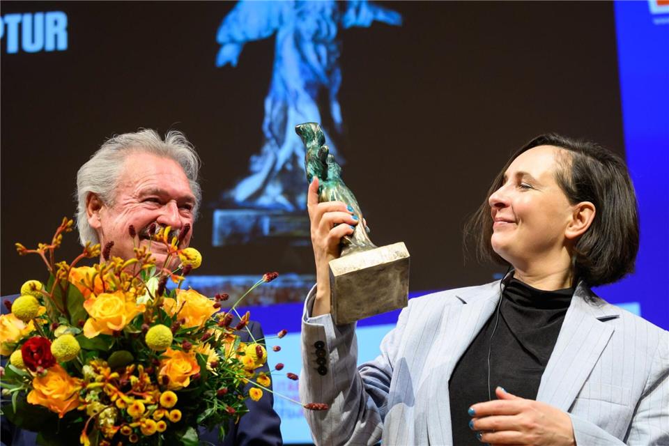 Die Laudatio hielt Luxemburgs früherer Außenminister Jean Asselborn. Robert Michael/dpa