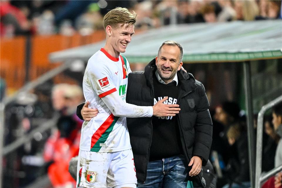 Die Laune beim FC Augsburg ist wieder blendend.Harry Langer/dpa