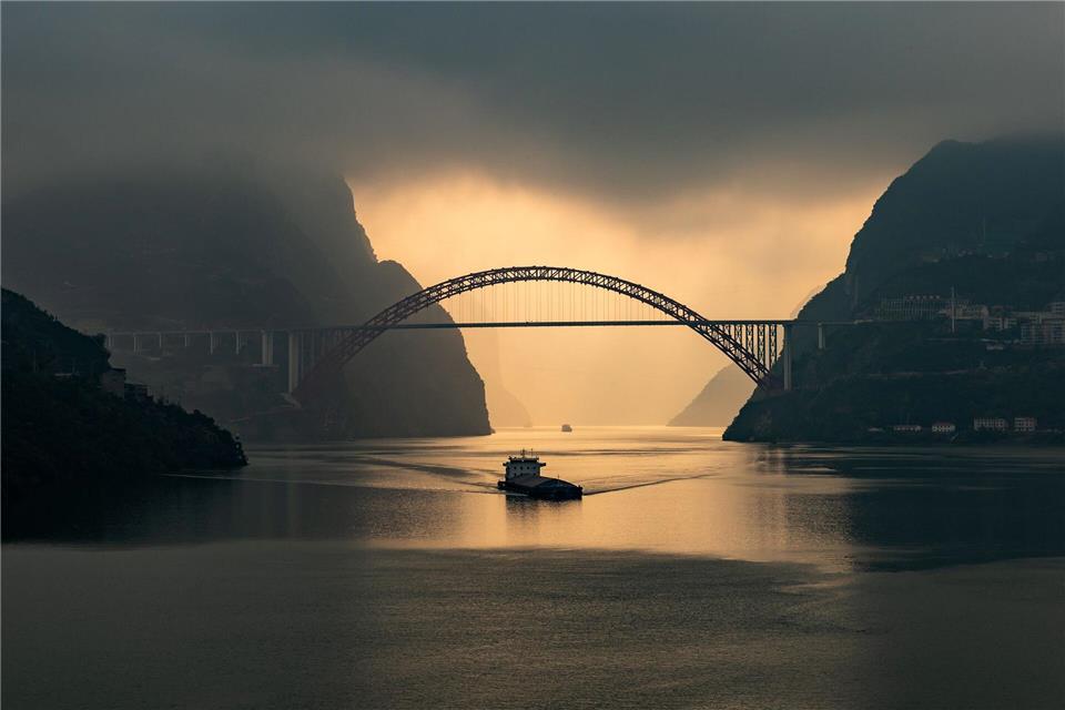 Die Lebensbedingungen im Jangtse haben sich auch durch weniger Schiffsverkehr verbessert. (Symbolbild) Zheng Jiayu/XinHua/dpa