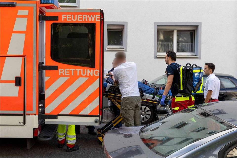 Feuerwehr: Attackierte Lehrerin nicht in akuter Lebensgefahr Die Lehrerin ist nicht in akuter Lebensgefahr. Justin Brosch/dpa