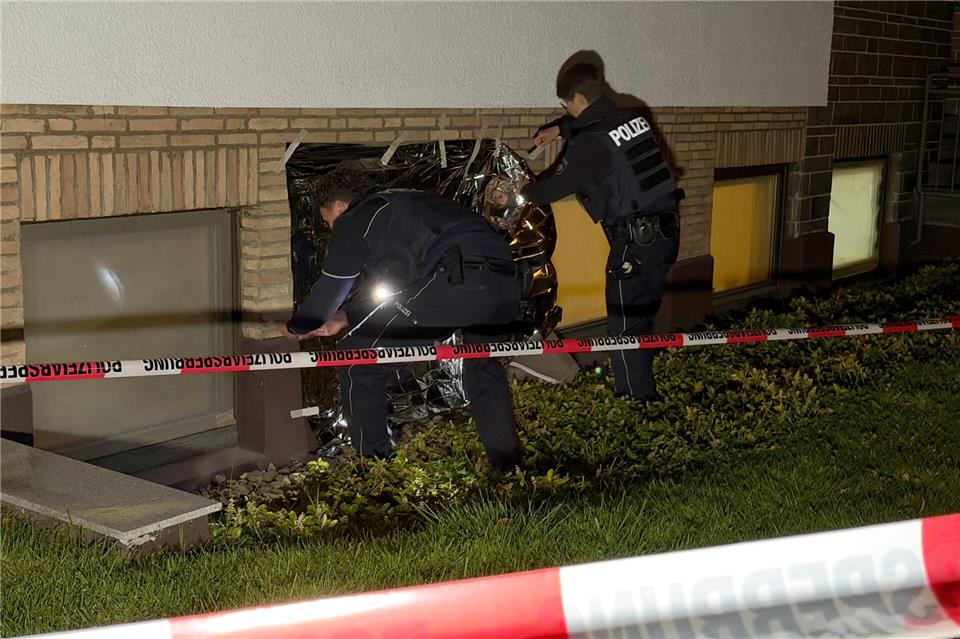 Die Leiche war in der Tiefkühltruhe einer Souterrainwohnung in Bielefeld gefunden worden. Christian Müller/dpa