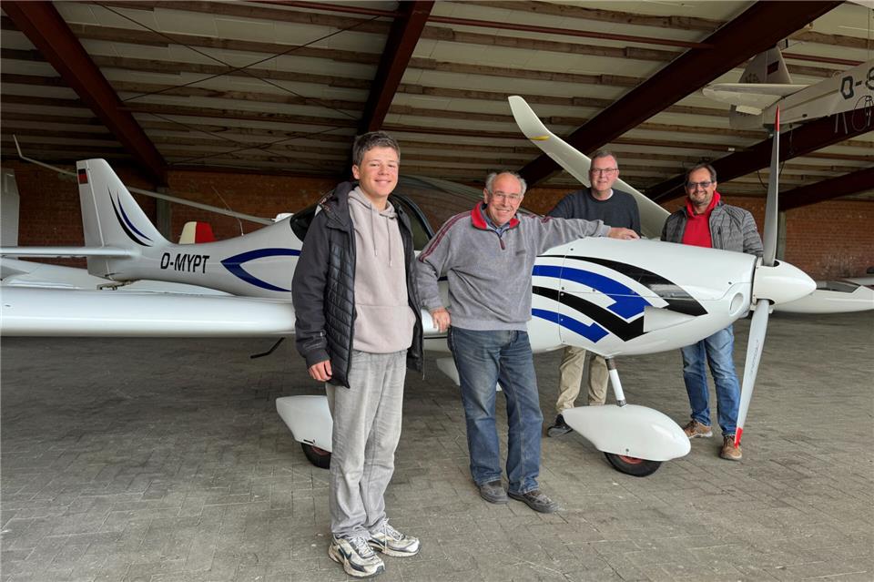 Die Leidenschaft fürs Fliegen verbindet Maximiljan Glowka, Werner Enk, Thomas Grunden und Helmut Kamps (von links).