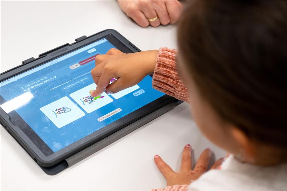 Die Lernstandserhebungen werden nicht benotet. (Archivbild)Peter Kneffel/dpa